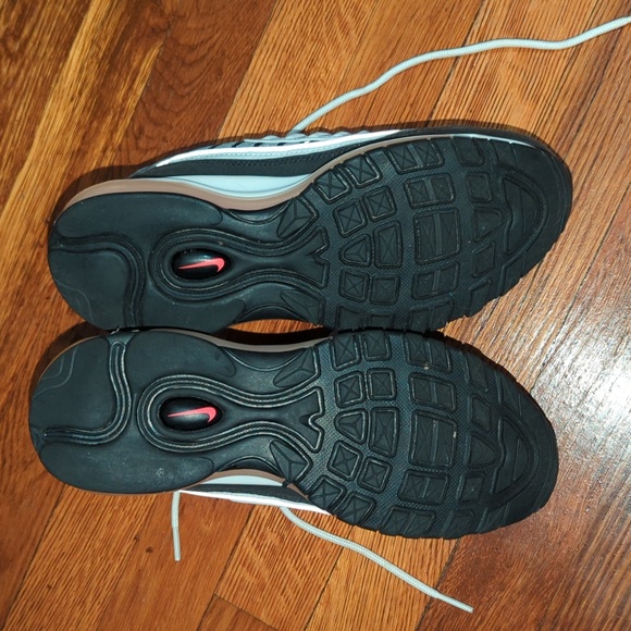 Nike sneakers - Picture 2 of 4